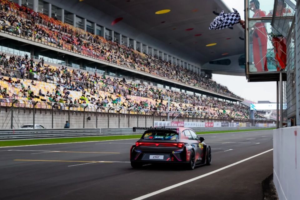 src, 车场素以高, 上海嘉定站 src, 车场素以高, 上海嘉定站